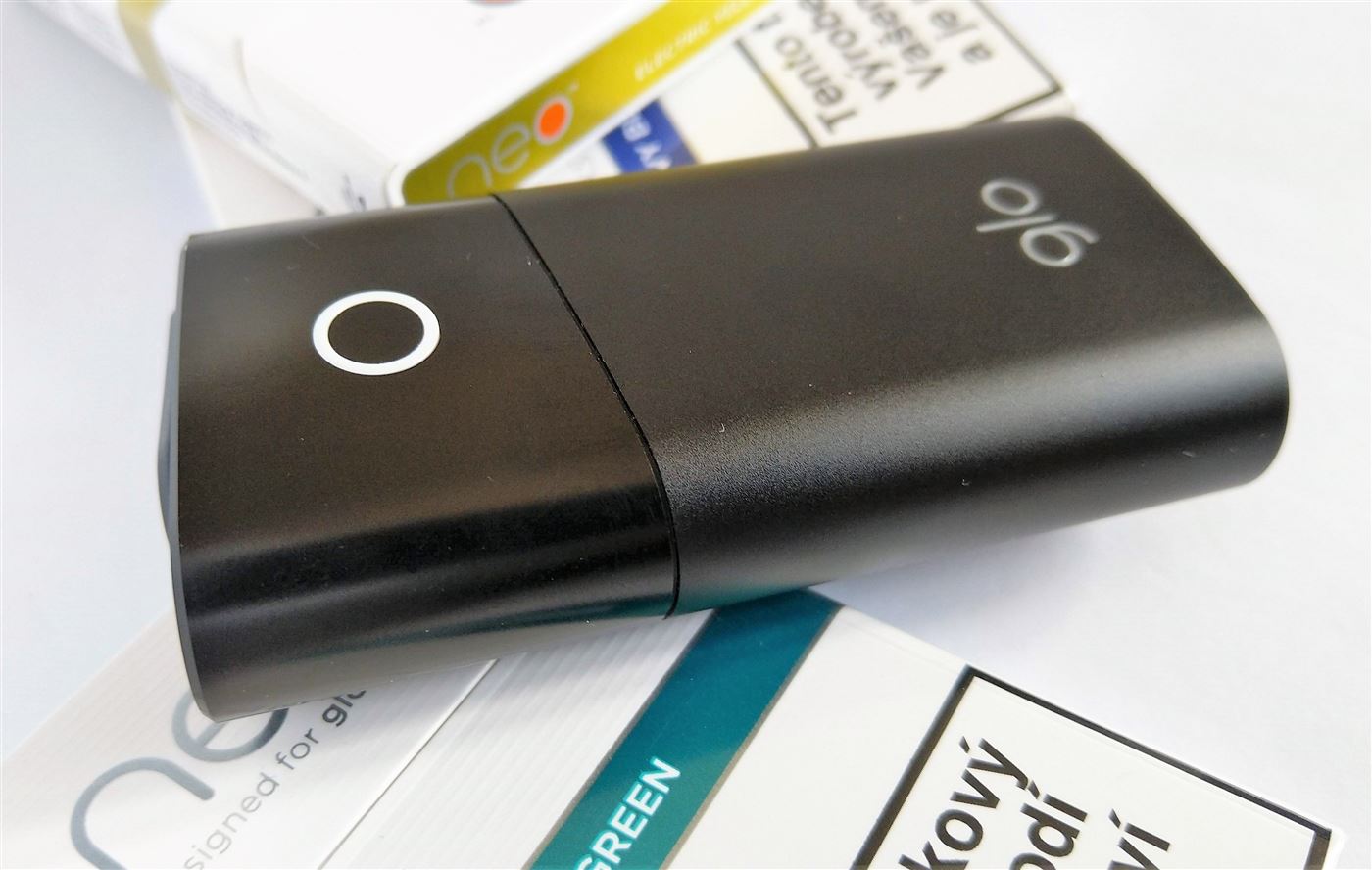 Recenze GLO s náplněmi Neo versus IQOS s HEETS, co je lepší z vlastní zkušenosti?